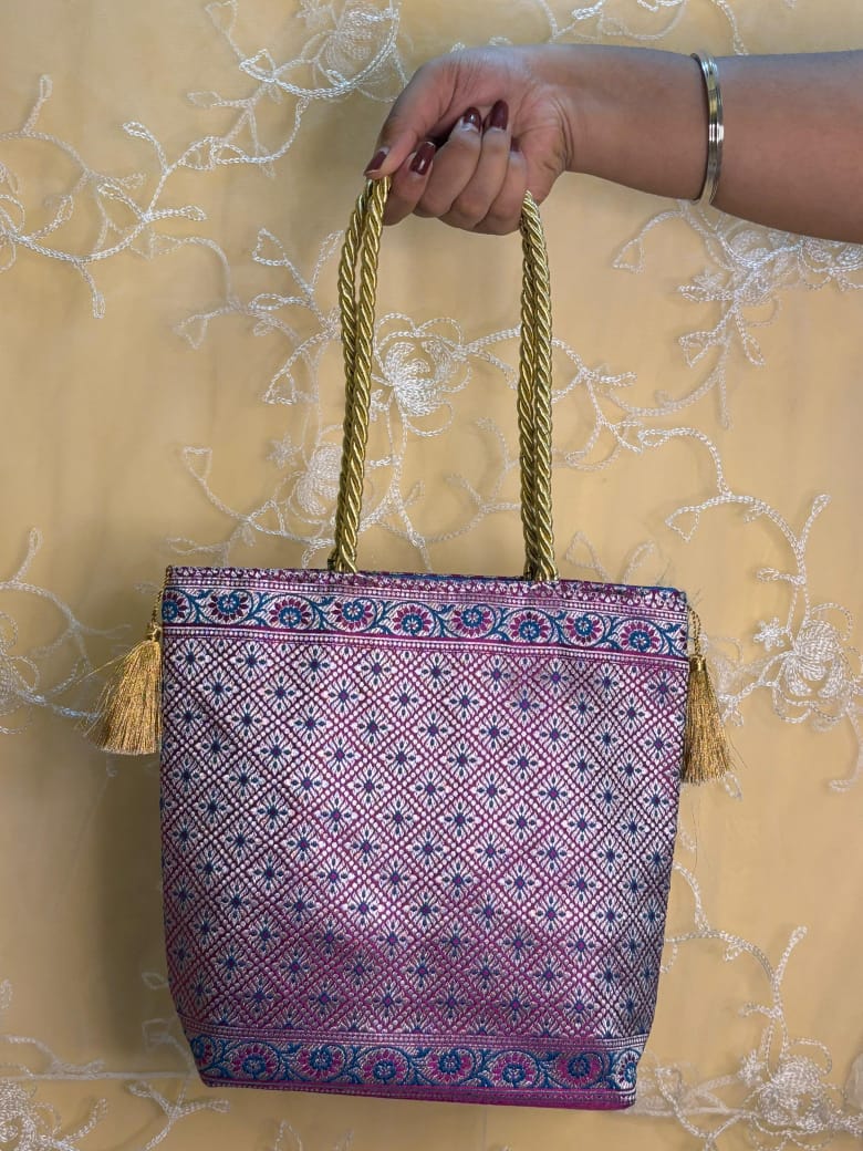 WhatsApp Image 2025-09-14 at 10.30.53 PM (1) Lavendar with Zari and Foral motifs - Image 1